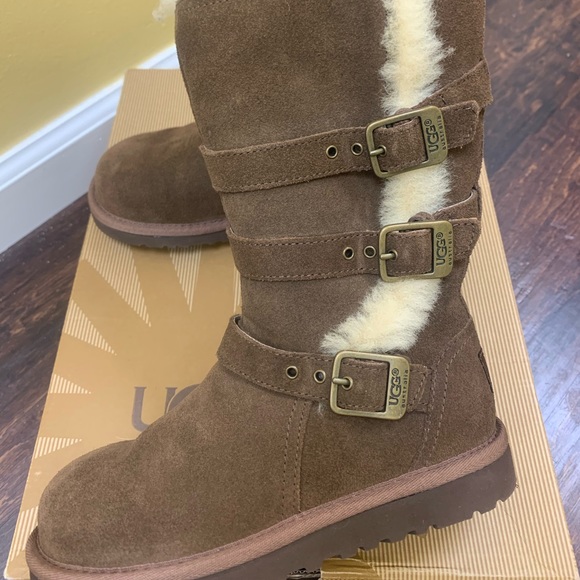 Girls Uggs Size 13 - Picture 2 of 5